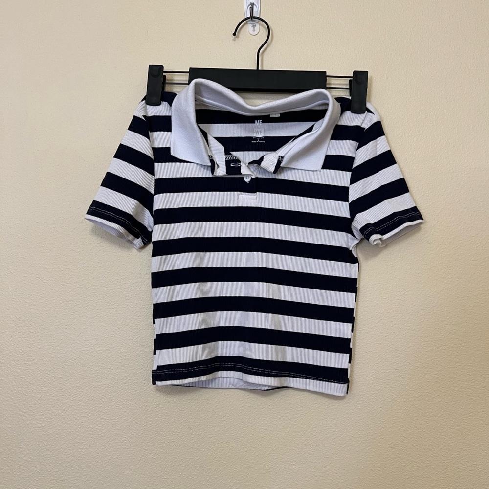 Me to We brand from PacSun - Crop Top with a collar - S